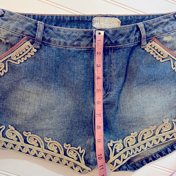 Free People Shorts Majestic Embellished Jean Size 29 Denim - Picture 9 of 9